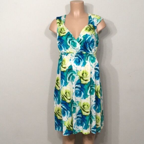 Floral maternity dress. NWOT - Picture 3 of 7